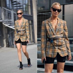 NWT Burberry Vintage Check Wool Tailored Blazer Size 2  Kylie  Jenner Suit Coat